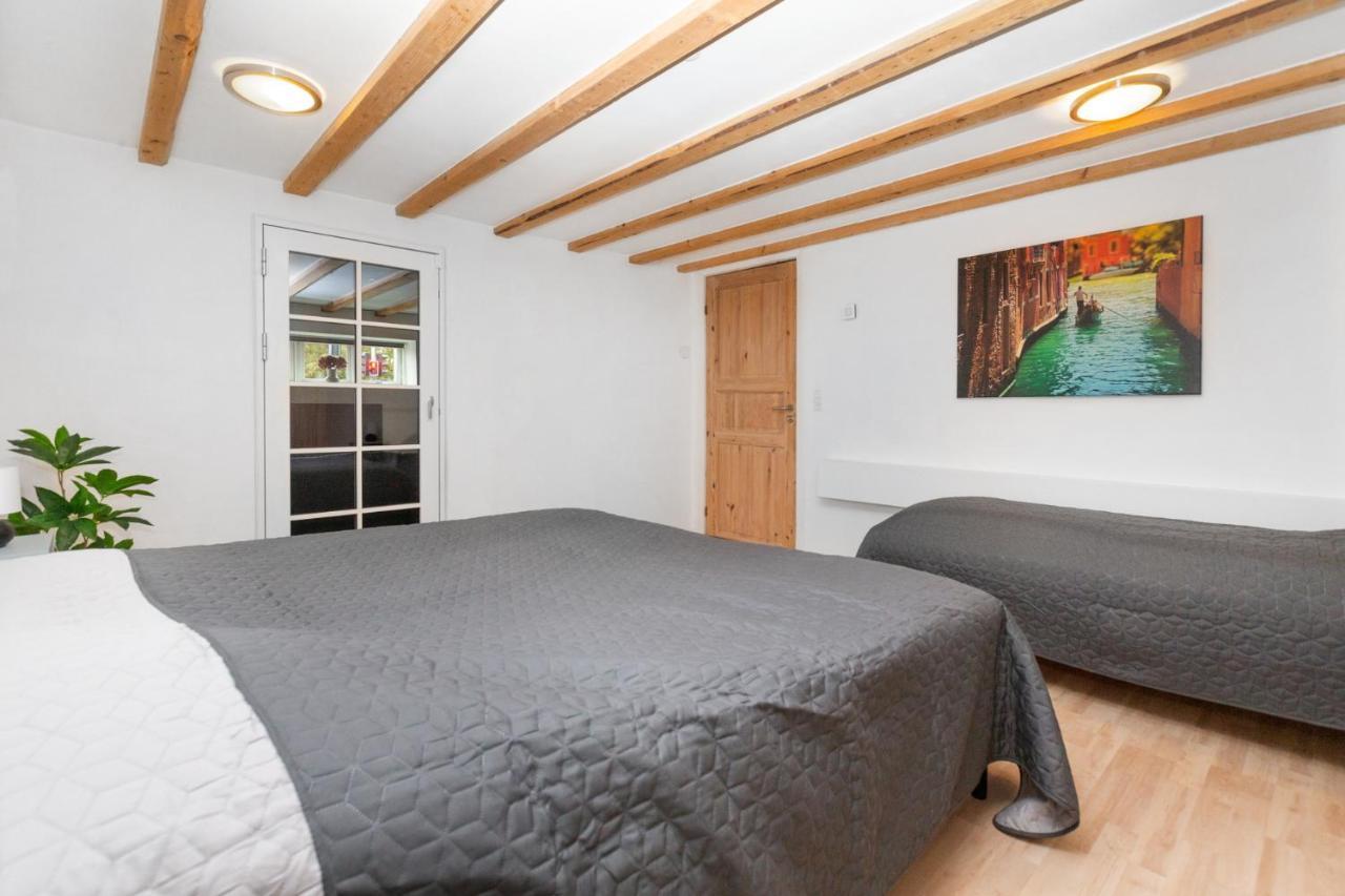 Moderne & Fuldt Udstyret Lejlighed M.Plads Til 4 Hojbjerg Екстер'єр фото