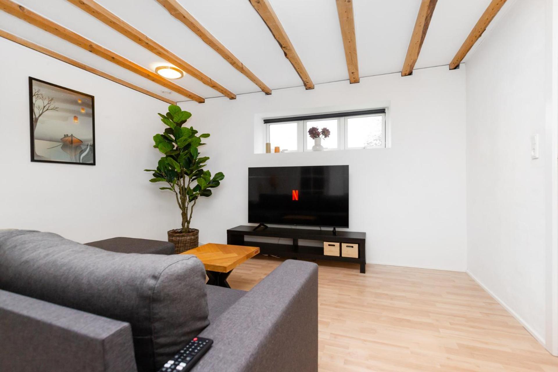 Moderne & Fuldt Udstyret Lejlighed M.Plads Til 4 Hojbjerg Екстер'єр фото